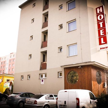 Hotel Morava Uherske Hradiste Bagian luar foto