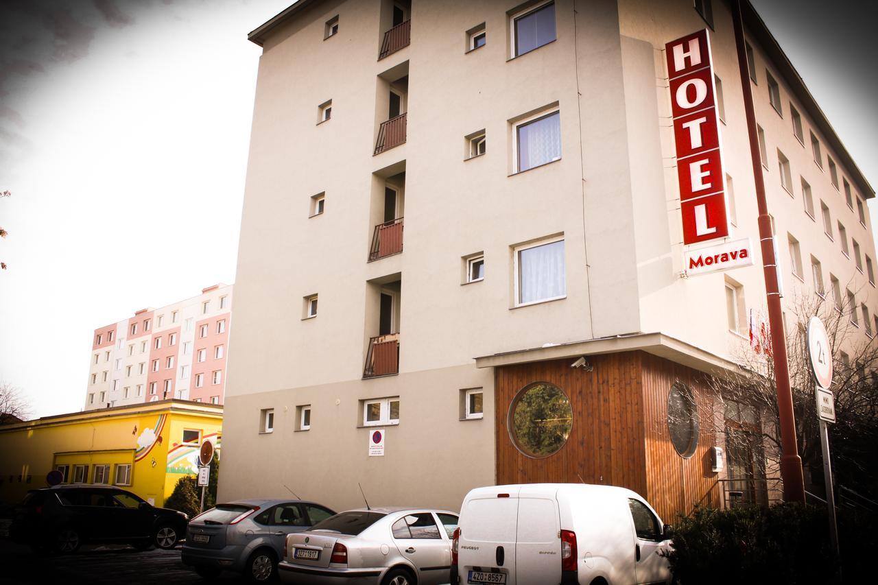 Hotel Morava Uherske Hradiste Bagian luar foto
