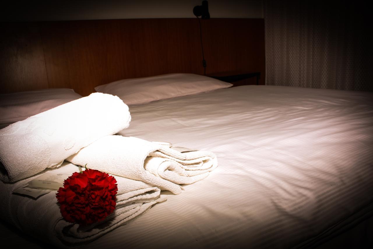 Hotel Morava Uherske Hradiste Bagian luar foto