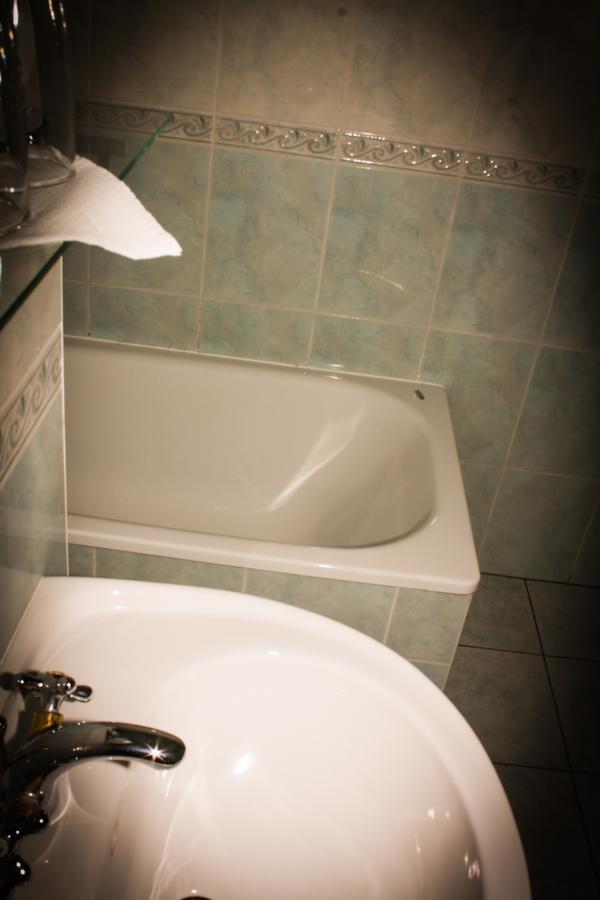 Hotel Morava Uherske Hradiste Bagian luar foto