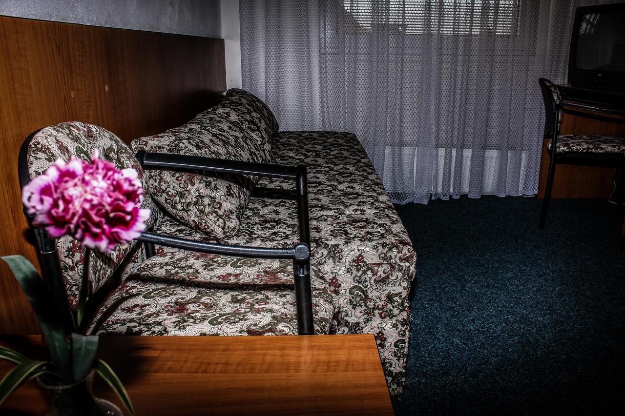 Hotel Morava Uherske Hradiste Bagian luar foto